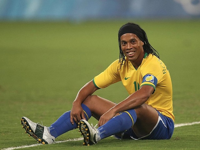 Tiểu sử Ronaldinho & Sự nghiệp bóng đá qua từng thời kỳ 1 tieu-su-ronaldinho-1